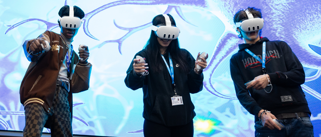 Students testing the VR environment as a means of enhancing learning.